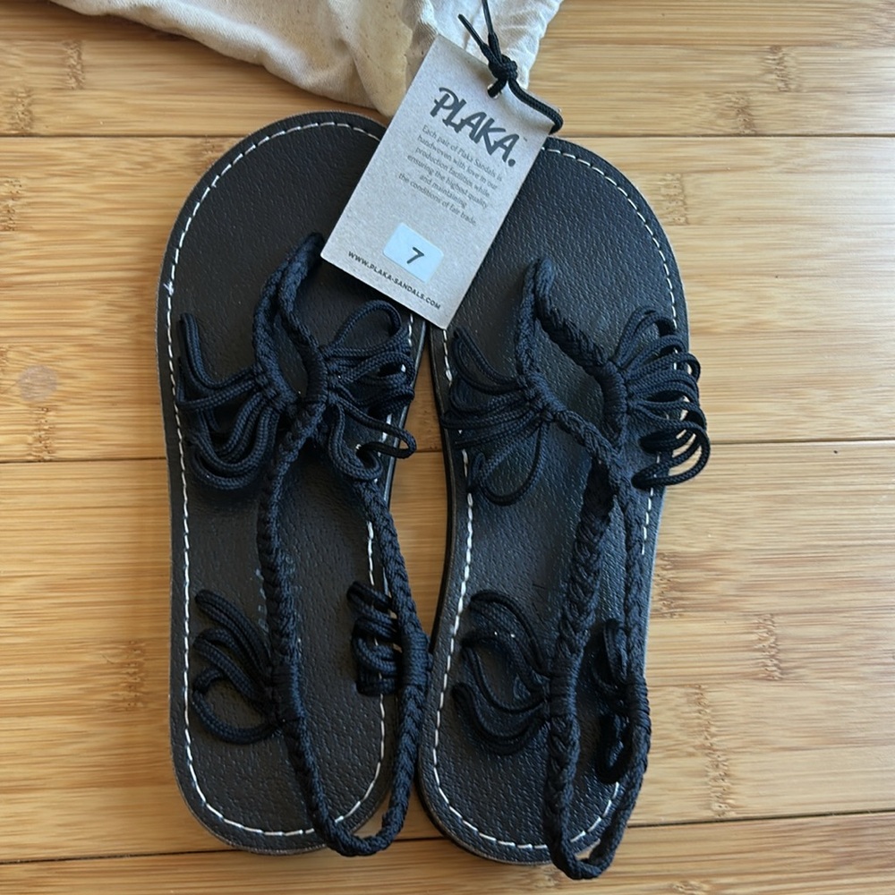 Plaka Woven Sandals & Carrying Bag — Seashell style, Black